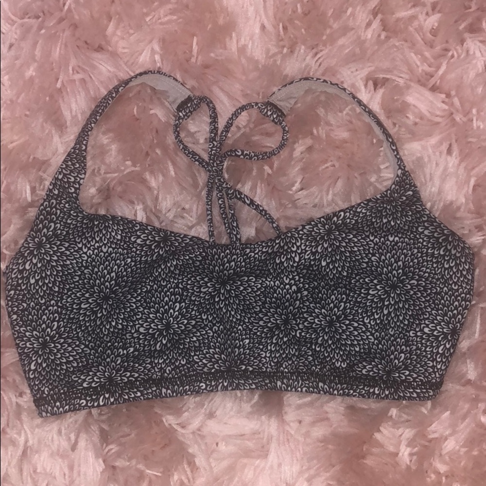 Lululemon sports bra